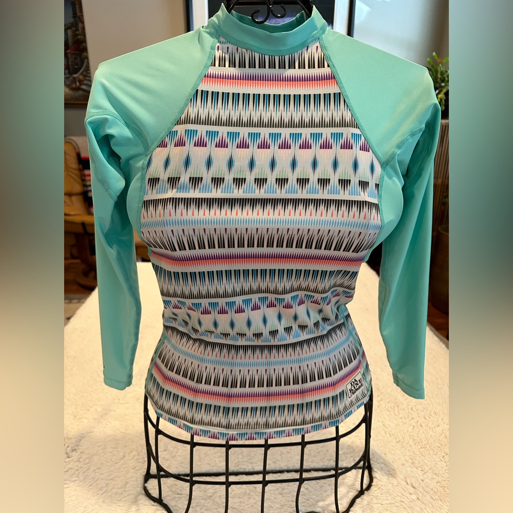Nwot! Dakine Women’s Long Sleeve Rash Guard. Upf 50